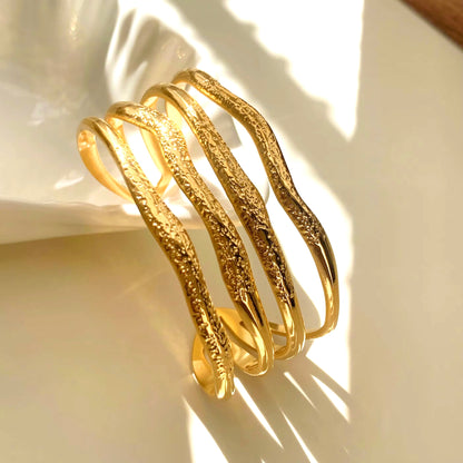 Majestic Curve Cuff Forever Luxe